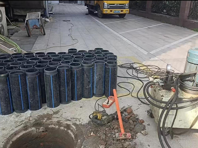 平谷PE置换管厂家 DN315置换管 非开挖管短管置换